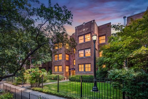 1s-4421 N Beacon St, Chicago, IL, 60640-4468 | Card Image