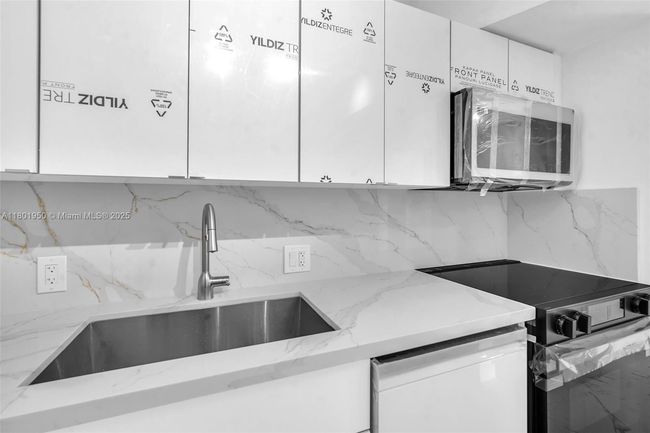 APT-1108 - 20335 W Country Club Dr, Condo with 2 bedrooms, 2 bathrooms and null parking in Aventura FL | Image 7