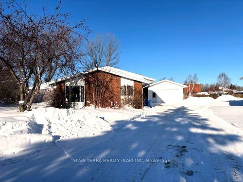 6 Champlain Cres, Kapuskasing, ON, P5N3A9 | Card Image