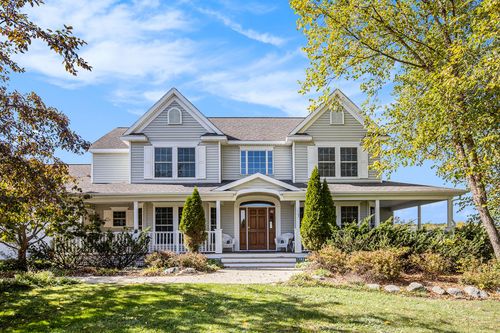 9975 Young Ave Ne, Rockford, MI, 49341-7448 | Card Image