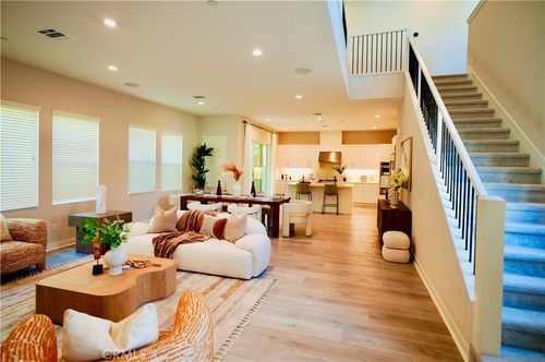 150 Edna Pkwy, Lake Forest, CA, 92630-8468 | Card Image