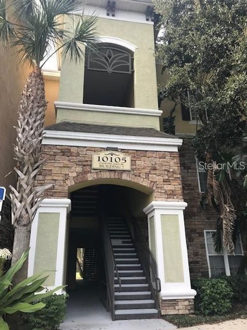 304-10105 Courtney Oaks Cir, TAMPA, FL, 33619-8532 | Card Image