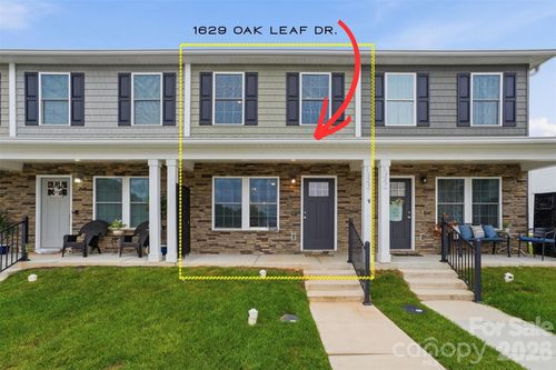 1629 Oak Leaf Dr, Hickory, NC, 28601-9446 | Card Image