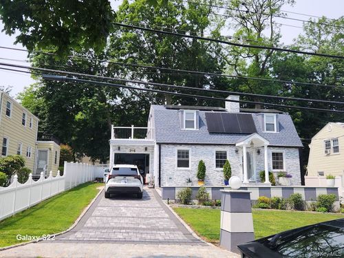 46 Randolph Rd, White Plains, NY, 10607-1516 | Card Image