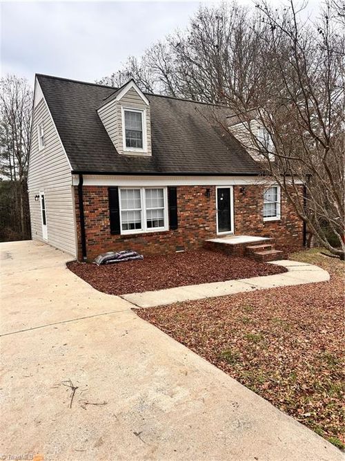 462 Shannon View St, North Wilkesboro, NC, 28659-8462 | Card Image