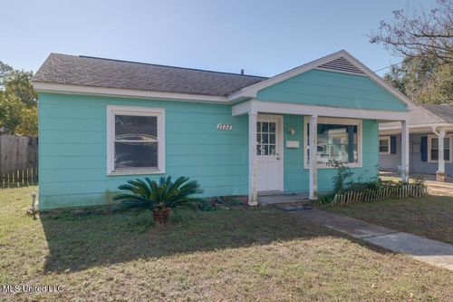 1737 Ridgeway Dr, Biloxi, MS, 39531-4328 | Card Image