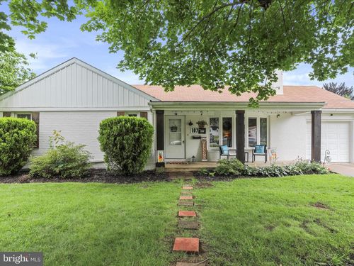 107 N Delaware Ave, MARTINSBURG, WV, 25401-2048 | Card Image