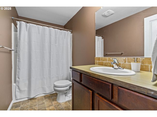 1972 Adelman Loop, House other with 3 bedrooms, 3 bathrooms and 2 parking in Eugene OR | Image 28