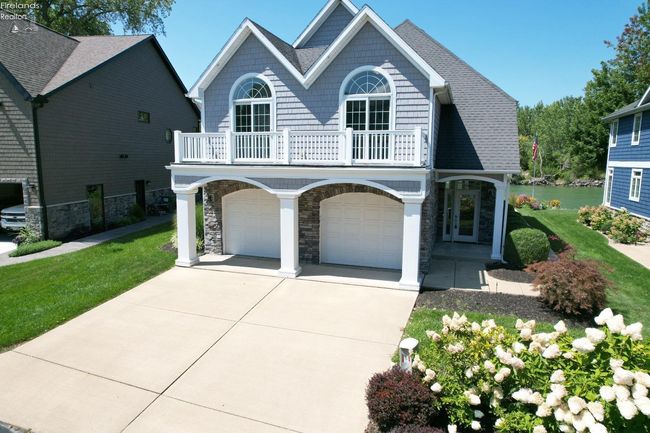 8051 E Lake Blvd, Condo with 4 bedrooms, 4 bathrooms and 2 parking in Marblehead OH | Image 5
