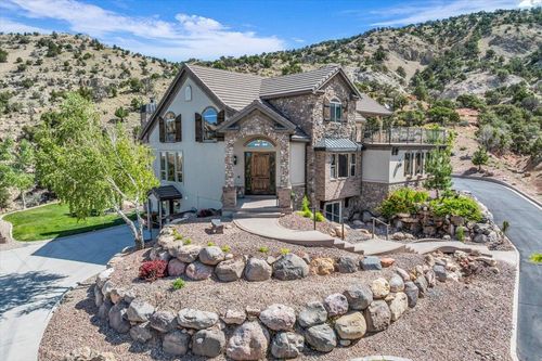 811 Canyon Ridge Dr, Cedar City, UT, 84721-6922 | Card Image