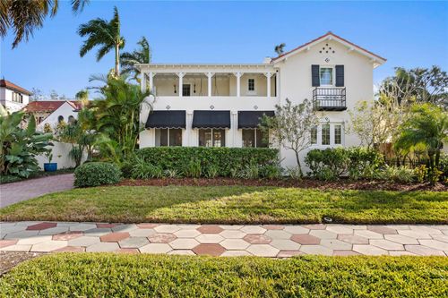 936 17th Ave Ne, St Petersburg, FL, 33704-4812 | Card Image