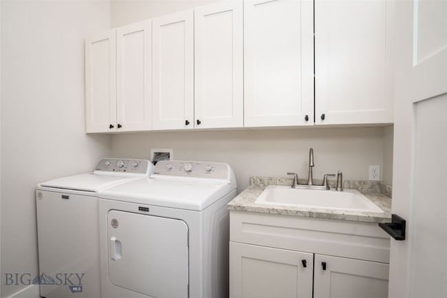 Upper Level Laundry Room | Image 43