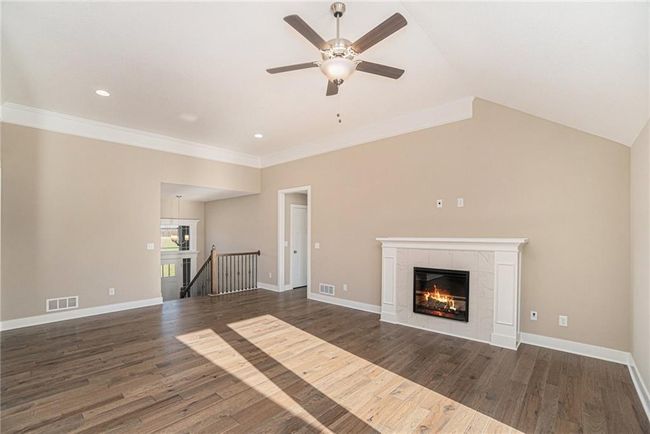 ***SIMULATED PHOTOS*** | Image 10