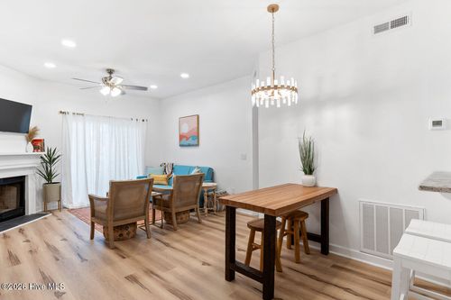 204-4220 Wilshire Blvd, Wilmington, NC, 28403-4397 | Card Image