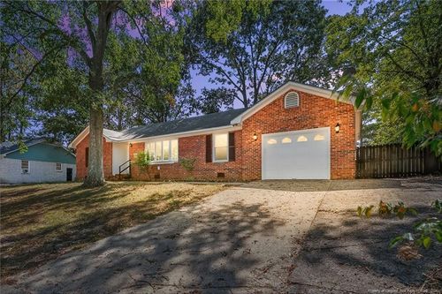 907 Dandridge Dr, Fayetteville, NC, 28303-5664 | Card Image
