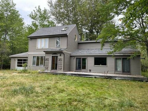 135 Burnell Dr, Yarmouth, ME, 04096-7704 | Card Image