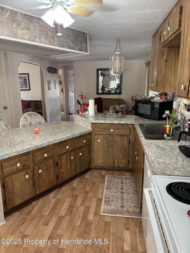 14334 Midfield St, House other with 3 bedrooms, 2 bathrooms and null parking in BROOKSVILLE FL | Image 9
