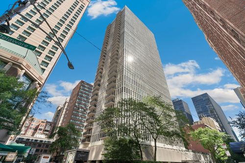 11a-200 E Delaware Pl, Chicago, IL, 60611-1735 | Card Image