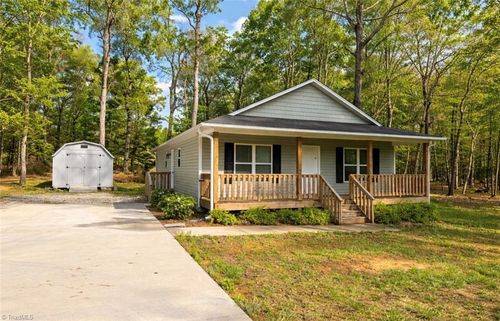 831 Briggs Road, Lexington, NC, 27292 | Card Image