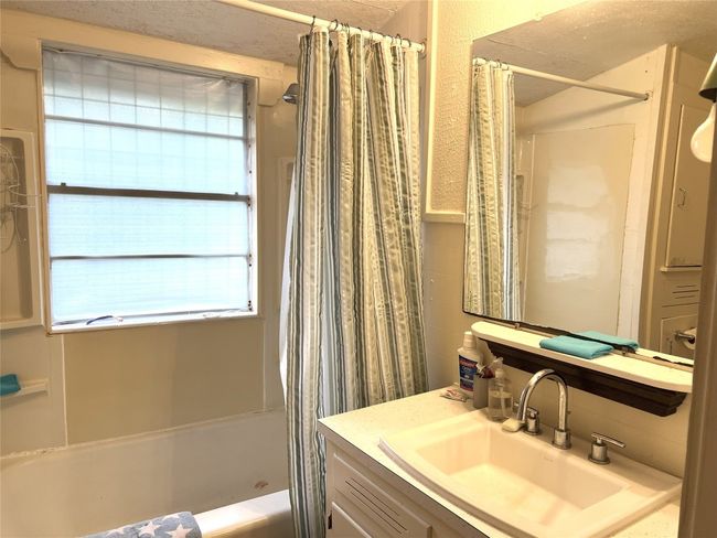 A - 5619 Fm 535, House other with 5 bedrooms, 1 bathrooms and 8 parking in Cedar Creek TX | Image 20