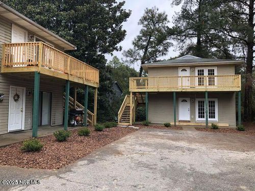 335 W Wisconsin Ave, Southern Pines, NC, 28387-5830 | Card Image