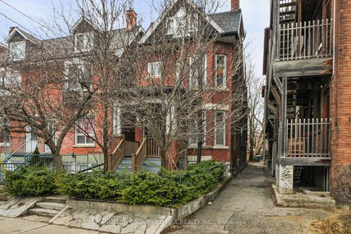 1058 College St, Toronto, ON, M6H1A9 | Card Image
