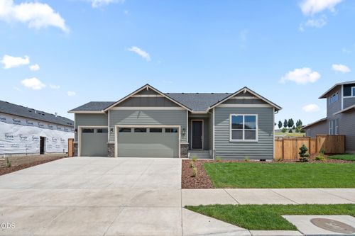 321-1147 Pumpkin Rdg, Eagle Point, OR, 97524-9033 | Card Image