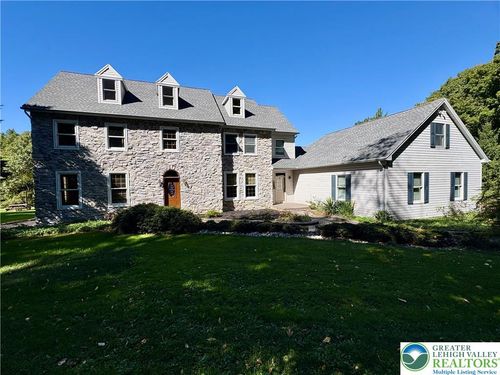 5008 Chestnut Hill Rd, Center Valley, PA, 18034-9753 | Card Image