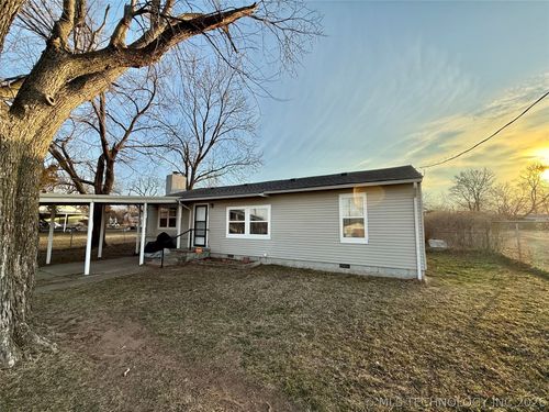 1109 S Chestnut St, Bristow, OK, 74010-3703 | Card Image