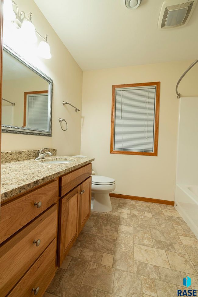 284 7th St, Townhouse with 2 bedrooms, 2 bathrooms and null parking in Westbrook MN | Image 20