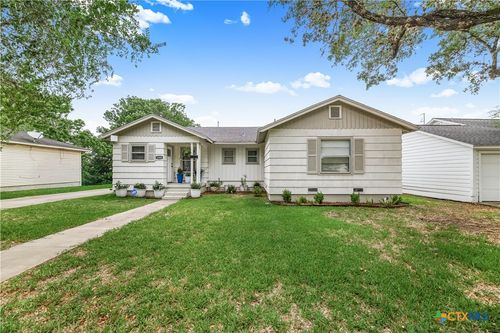 2306 Macarthur St, Victoria, TX, 77901-5614 | Card Image