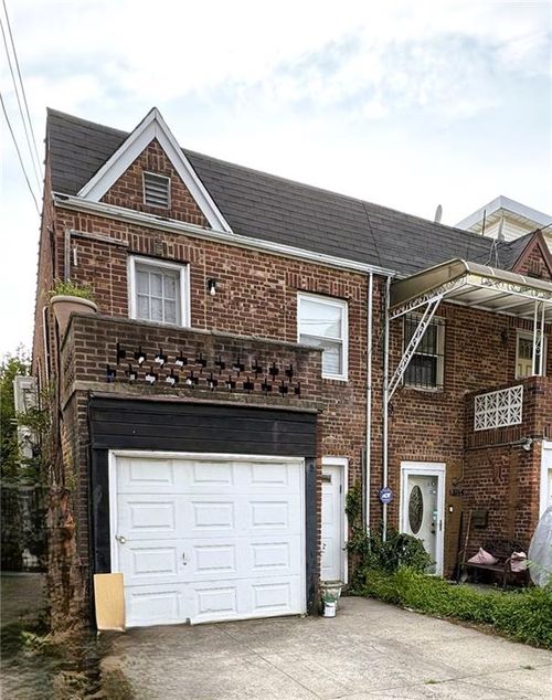 1046 E 32nd St, Brooklyn, NY, 11210-4131 | Card Image