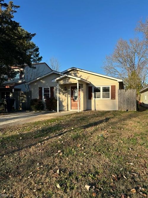 3866 Augustine Cir, Portsmouth, VA, 23703-2503 | Card Image