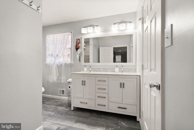 1301 Grant St, House other with 5 bedrooms, 4 bathrooms and null parking in HERNDON VA | Image 32
