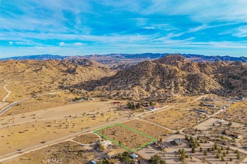 53670 Annie Oakley Rd, Pioneertown, CA, 92268-9608 | Card Image