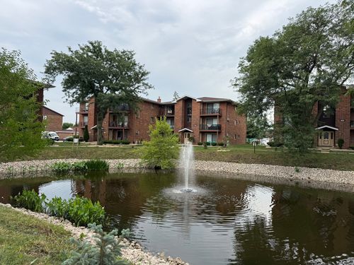 3br-15744 Lake Dr, Oak Forest, IL, 60452-5179 | Card Image