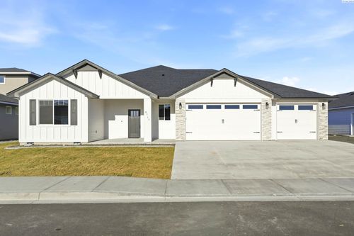 8717 Silver Mound Dr, Pasco, WA, 99301-6097 | Card Image