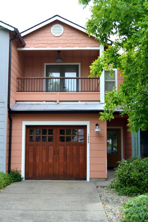 1242 Fruitdale Dr, Grants Pass, OR, 97527-5067 | Card Image
