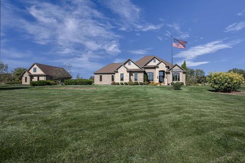 W3552 Equestrian Trail, FREEDOM, WI, 54913 | Card Image