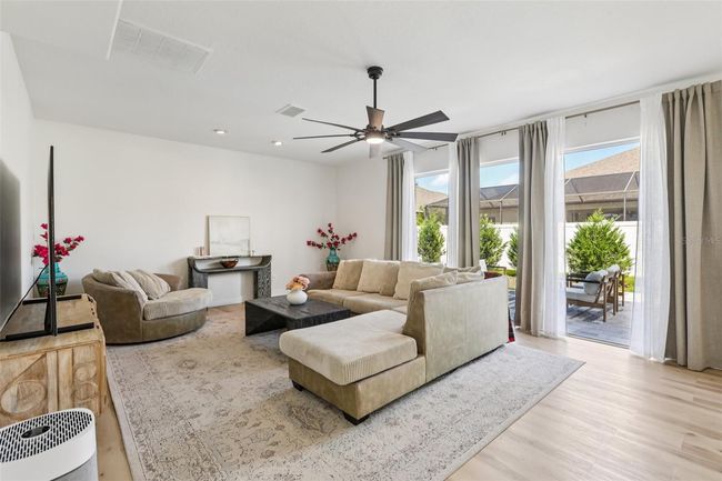 Family Room | Image 6