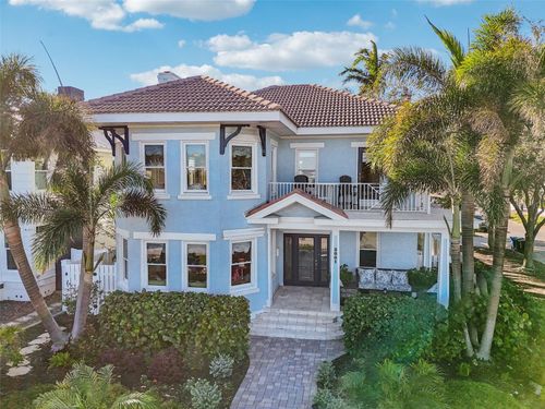 2001 Beach Dr Se, SAINT PETERSBURG, FL, 33705-2839 | Card Image