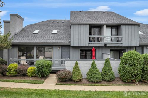 84 Linda Ln, Edison, NJ, 08820-4504 | Card Image