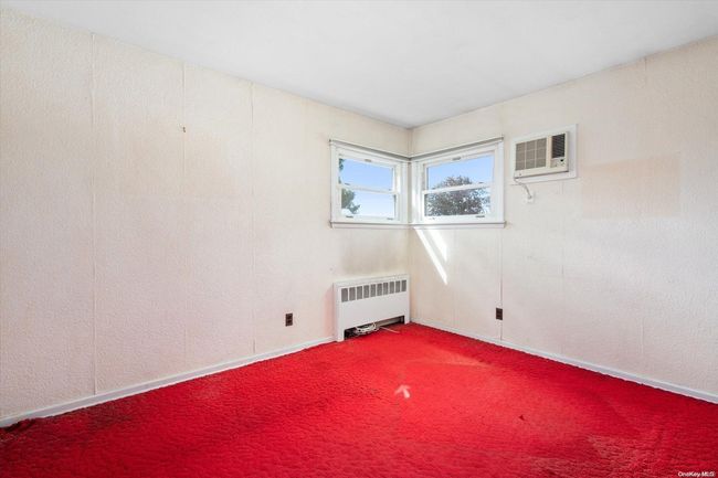 97 Lockwood Ave, House other with 3 bedrooms, 2 bathrooms and null parking in Farmingdale NY | Image 12