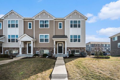 3825 Honeysuckle Ln, Elgin, IL, 60124-4504 | Card Image