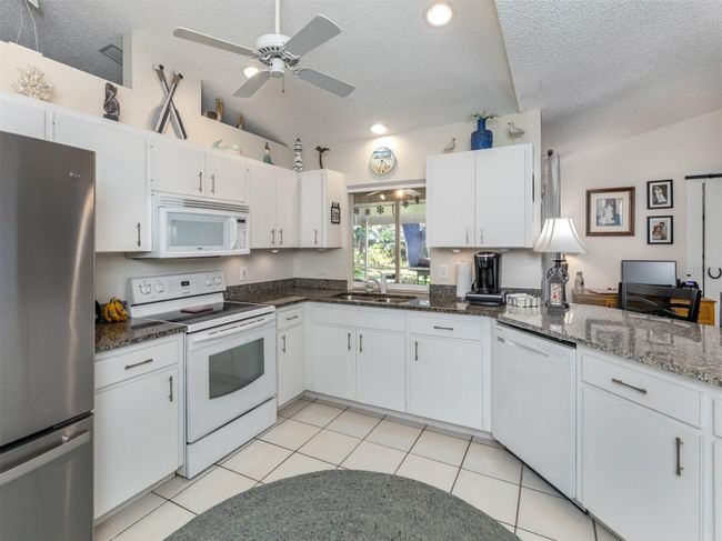 323 Woodvale Drive, House other with 3 bedrooms, 2 bathrooms and null parking in Venice FL | Image 15