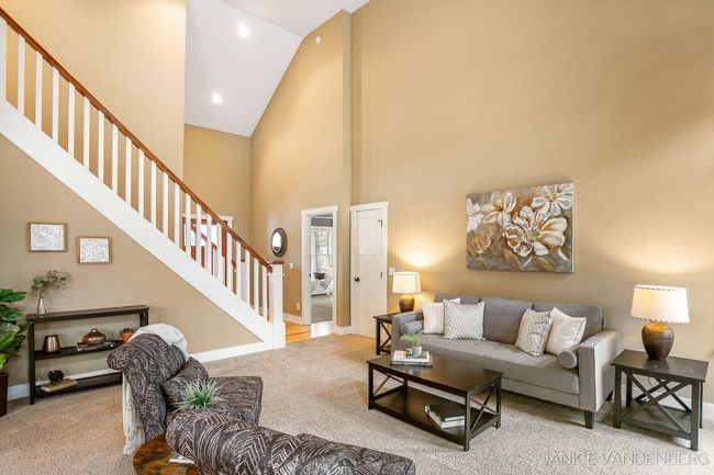 21-web-or-mls-3022-jamesway-ave | Image 8