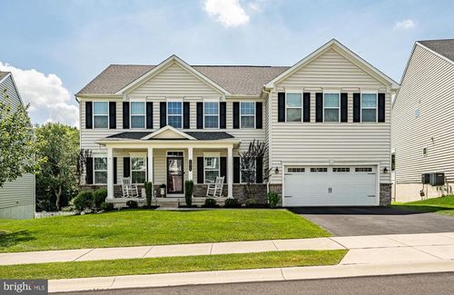 1015 Smithfield Ln, DOWNINGTOWN, PA, 19335-3716 | Card Image