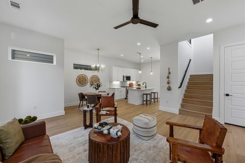 1-911 Calle Limon, Austin, TX, 78702 | Card Image