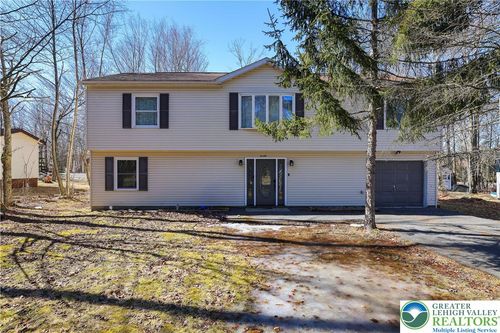 4587 Briarcliff Ter, Tobyhanna, PA, 18466-3073 | Card Image