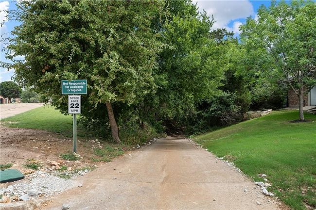 Community Nature path entrance to Brazos River access | Image 31